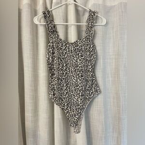 Vestique Leopard Print Bodysuit